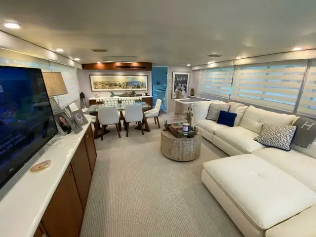 Hatteras Cockpit Motor Yacht