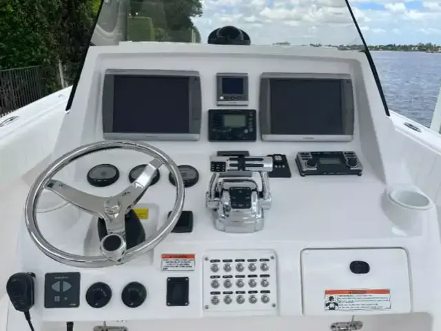 Intrepid 327 Center Console