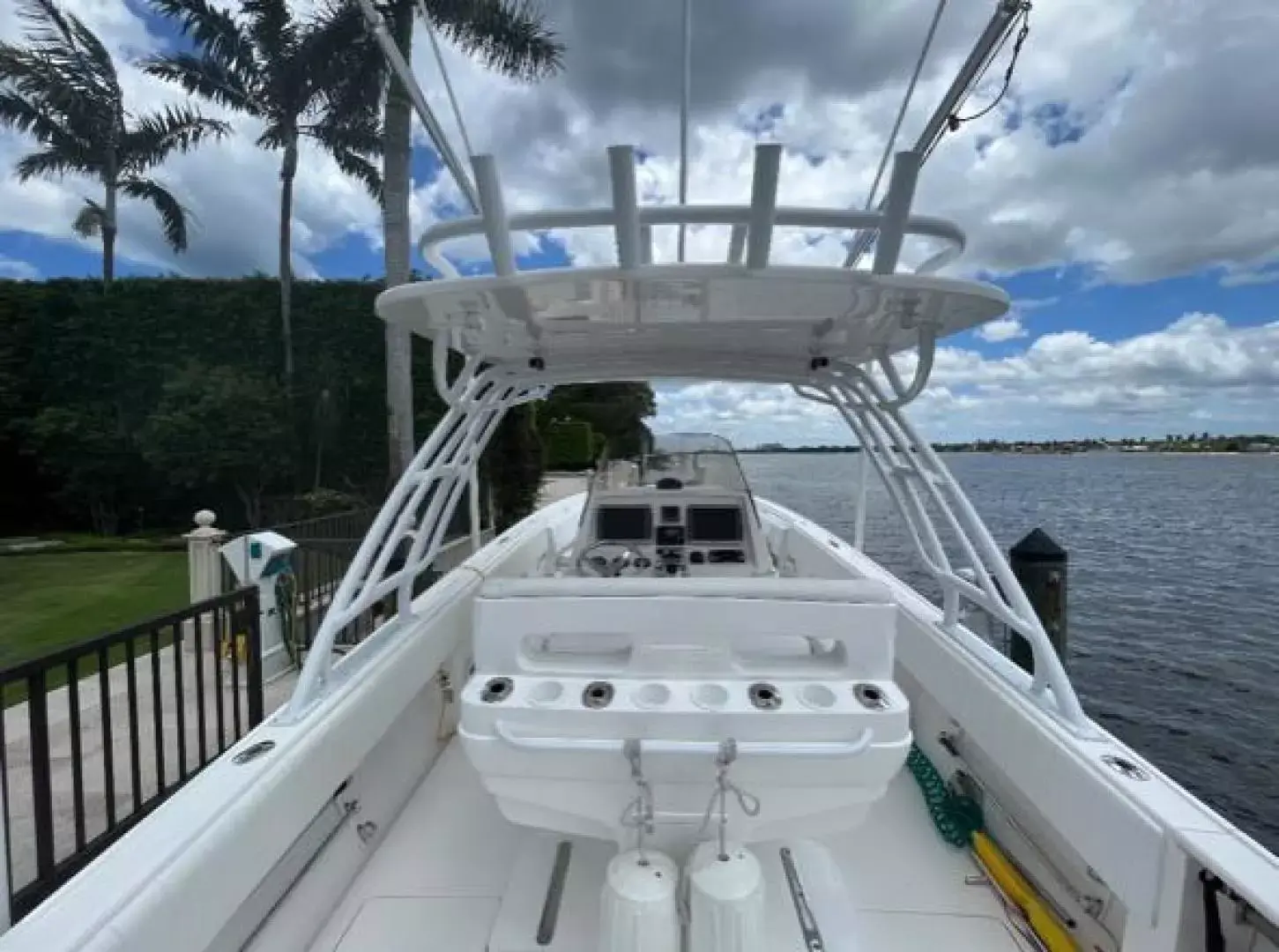 2012 Intrepid 327 center console