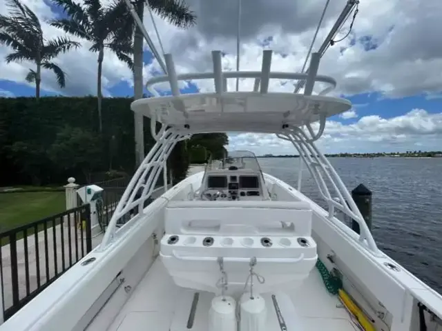 Intrepid 327 Center Console