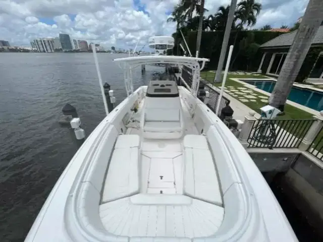 Intrepid 327 Center Console