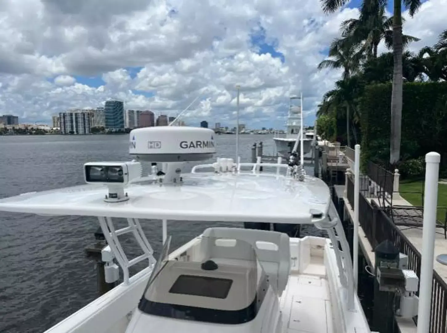 2012 Intrepid 327 center console