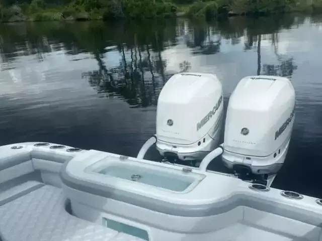 Yellowfin Center Console