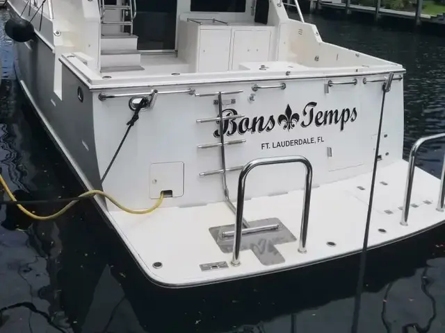 Ocean Alexander 64 Cockpit Pilothouse