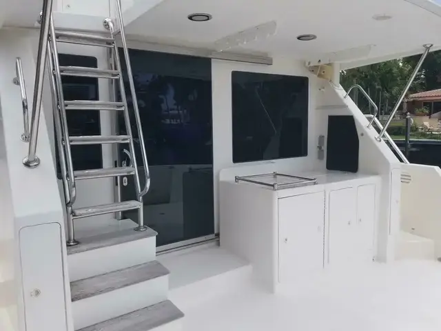 Ocean Alexander 64 Cockpit Pilothouse