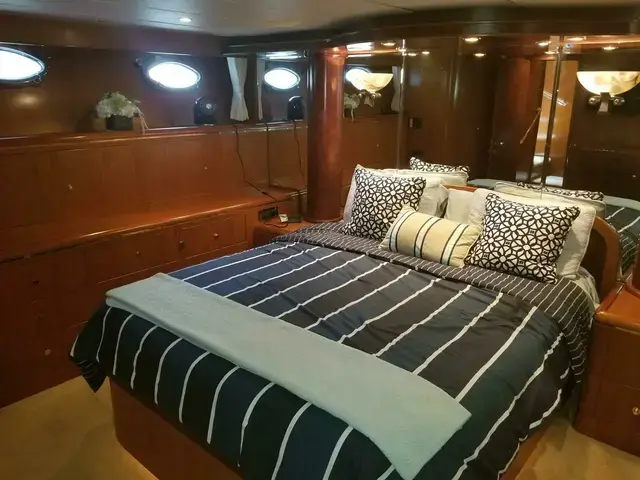 Ocean Alexander 64 Cockpit Pilothouse