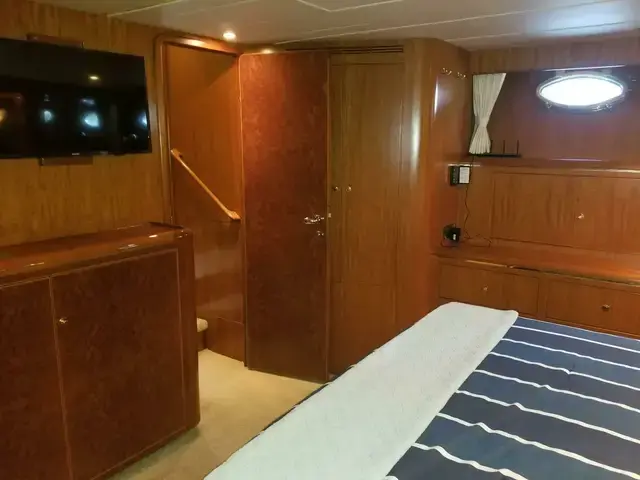 Ocean Alexander 64 Cockpit Pilothouse