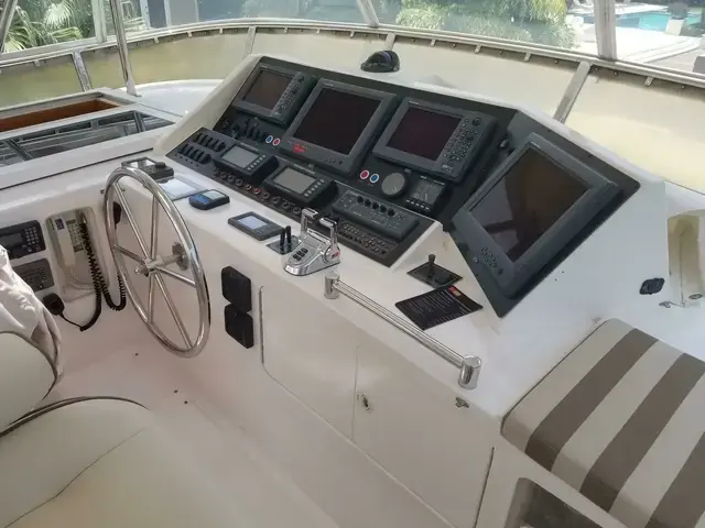 Ocean Alexander 64 Cockpit Pilothouse