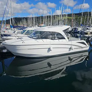 2018 Beneteau Antares 8