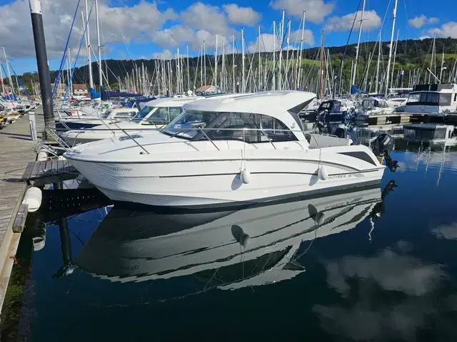 Beneteau Antares 8