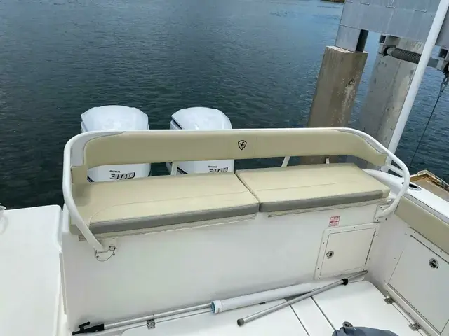 Century 320 Center Console