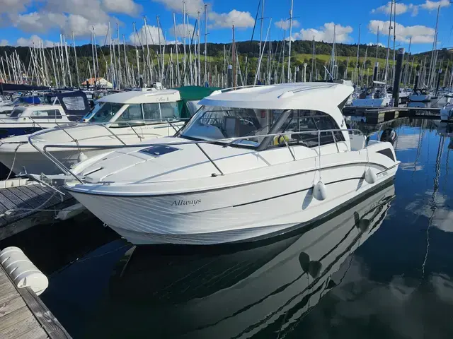 Beneteau Antares 8