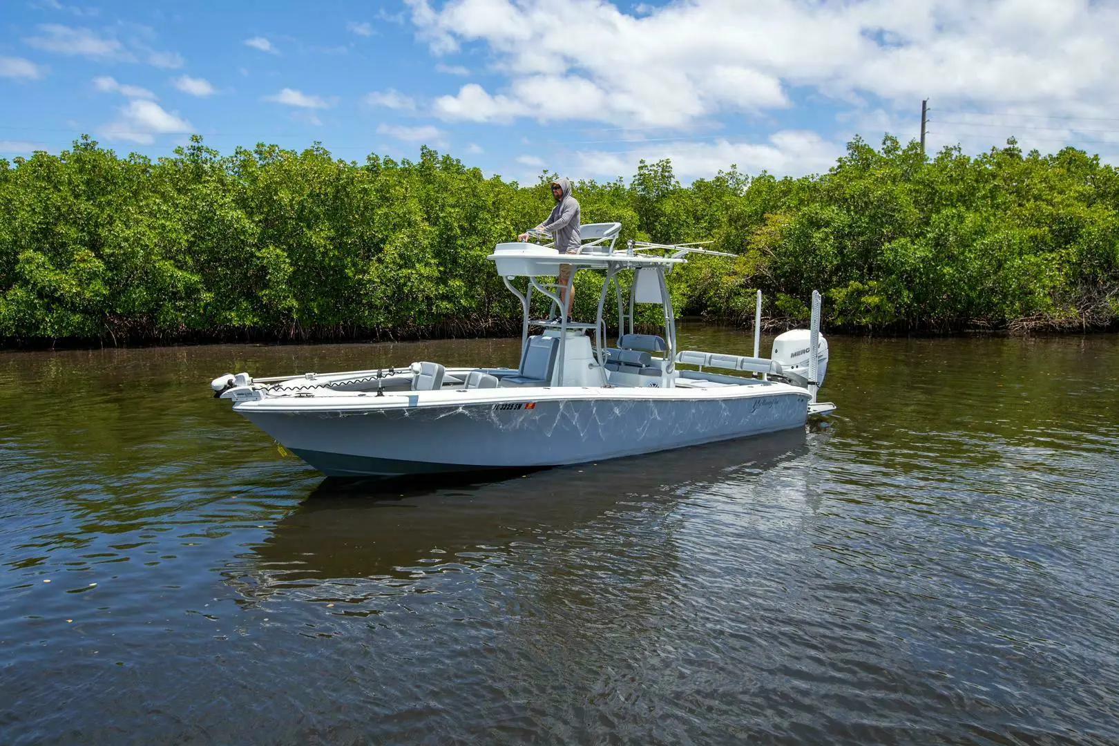 2021 Yellowfin 26 hybrid