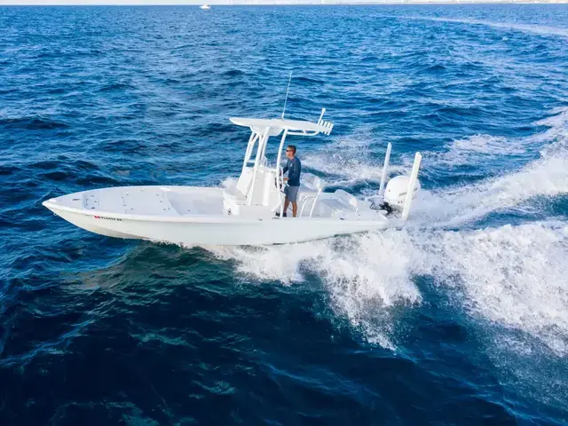 Yellowfin 24 Bay CE