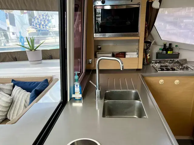 Fountaine Pajot 44'