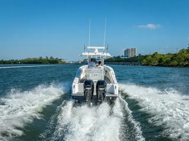 Invincible Boats 33 Open Fisherman Center Console