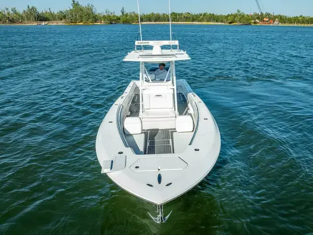 Invincible Boats 33 Open Fisherman Center Console