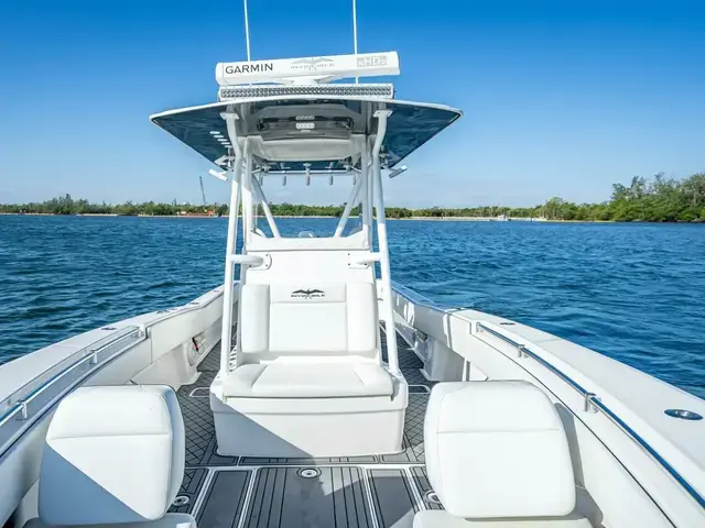 Invincible Boats 33 Open Fisherman Center Console