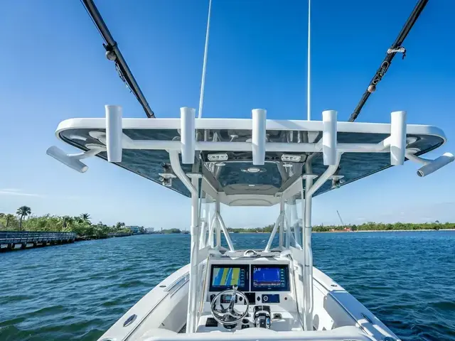 Invincible Boats 33 Open Fisherman Center Console