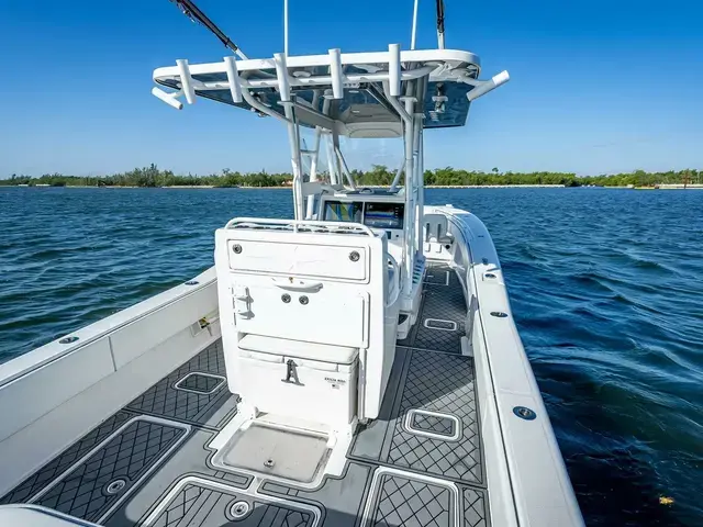 Invincible Boats 33 Open Fisherman Center Console