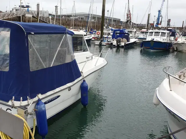 Beneteau Antares 6