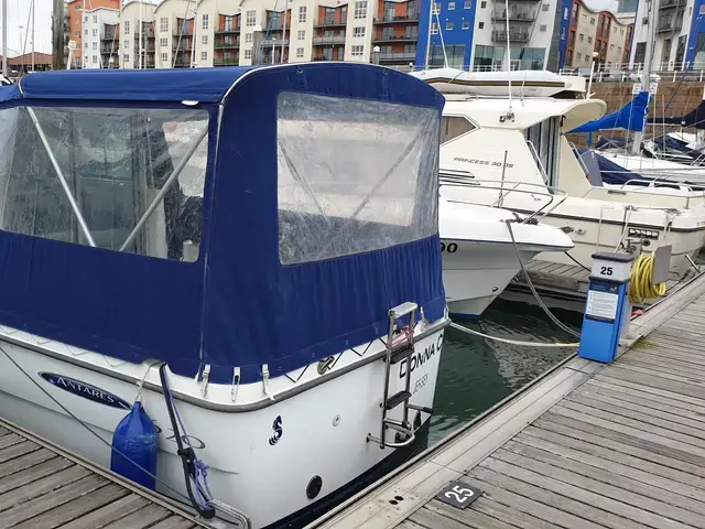 Beneteau Antares 6