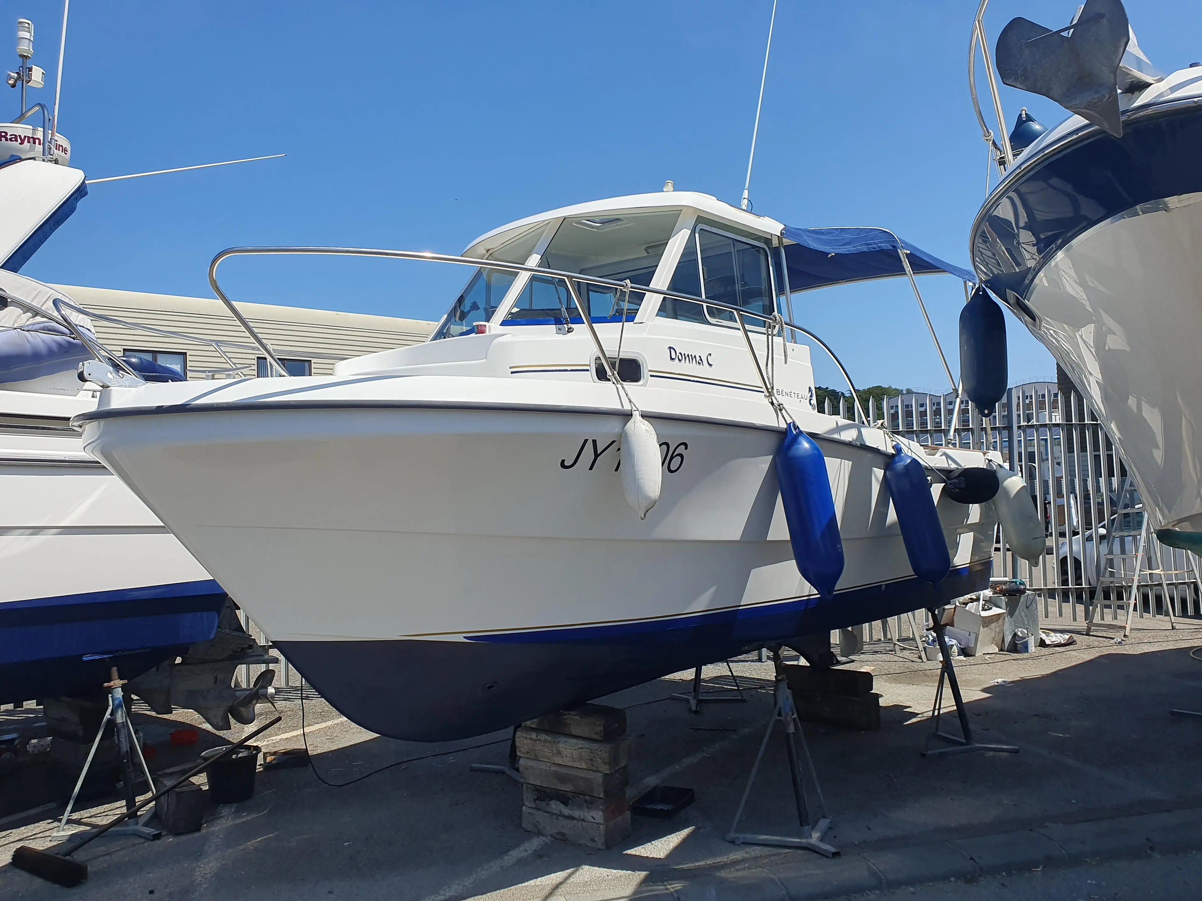 2005 Beneteau antares 6