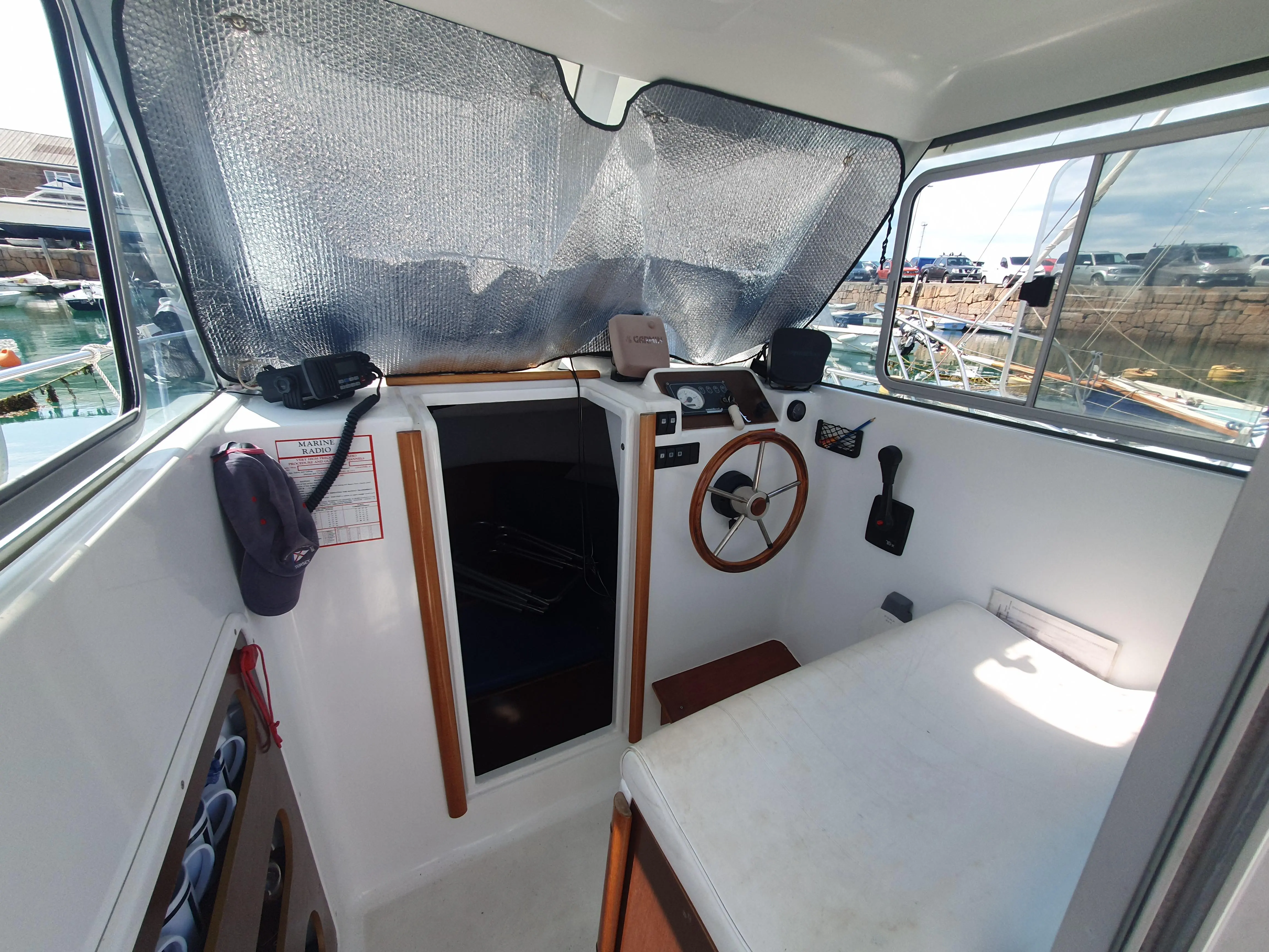 2005 Beneteau antares 6