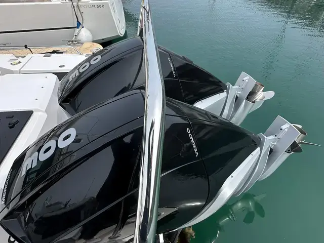 Axopar 37 Sport Cabin