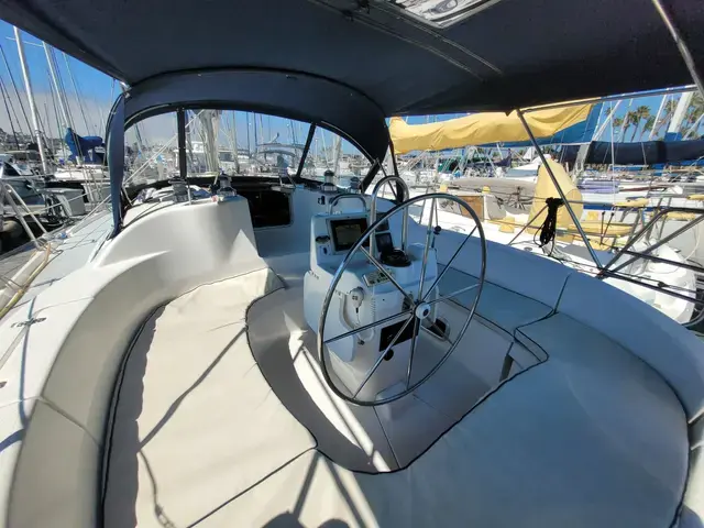 Hunter 37'