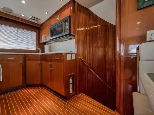 Hatteras 60'