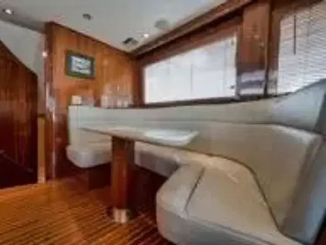 Hatteras 60'