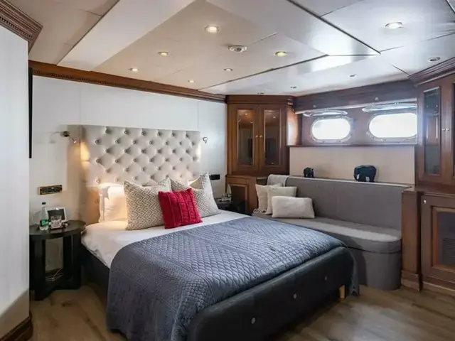 Concept 42m Tri-Deck