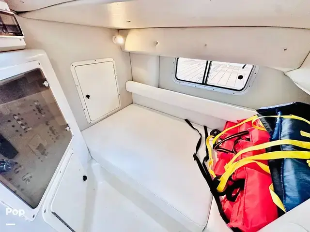 Pro Line 2950 Mid Cabin