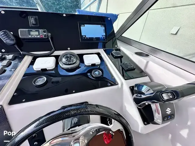 Pro Line 2950 Mid Cabin