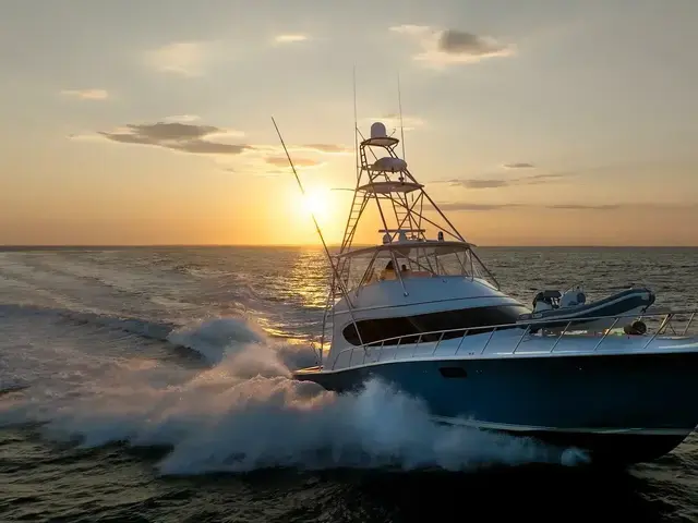 Hatteras 70 Convertible