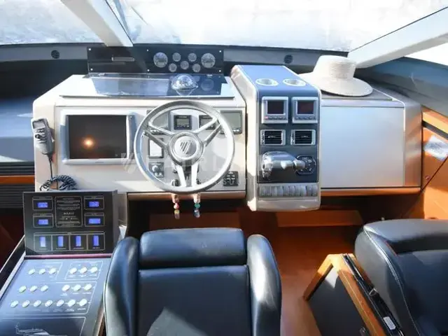 Fairline Squadron 55