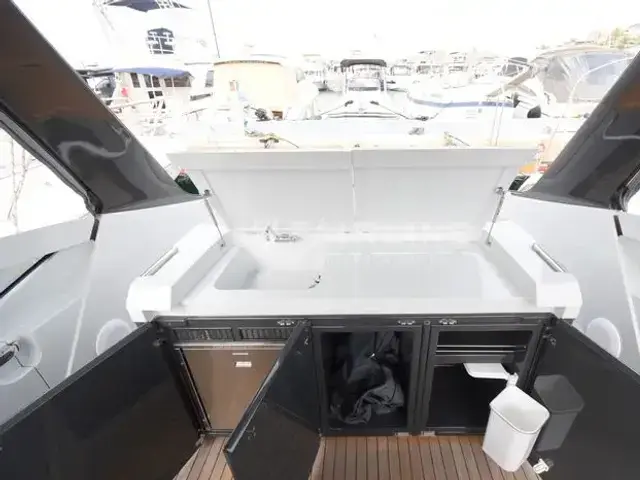 Fairline F Line 33