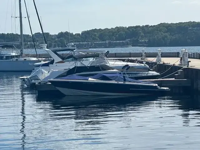 Chris-Craft Launch 23