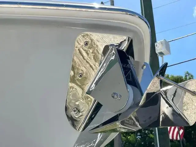 Everglades Boats 315 Center Console