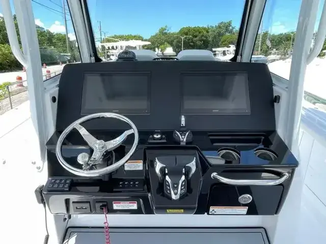 Everglades Boats 315 Center Console