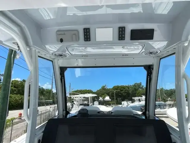 Everglades Boats 315 Center Console