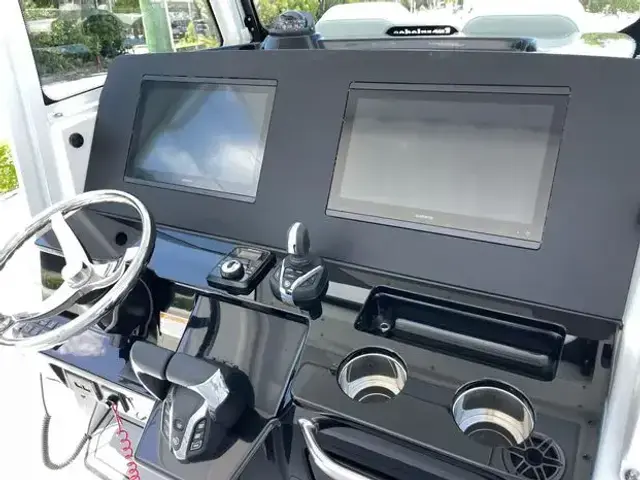 Everglades Boats 315 Center Console