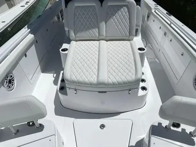 Everglades Boats 315 Center Console