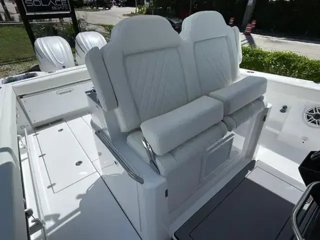 Everglades Boats 315 Center Console