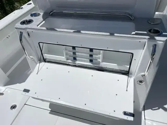 Everglades Boats 315 Center Console