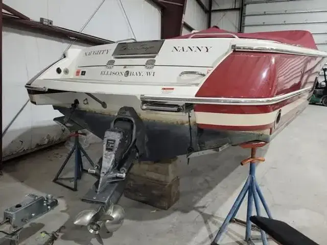 Chris Craft Corsair 28