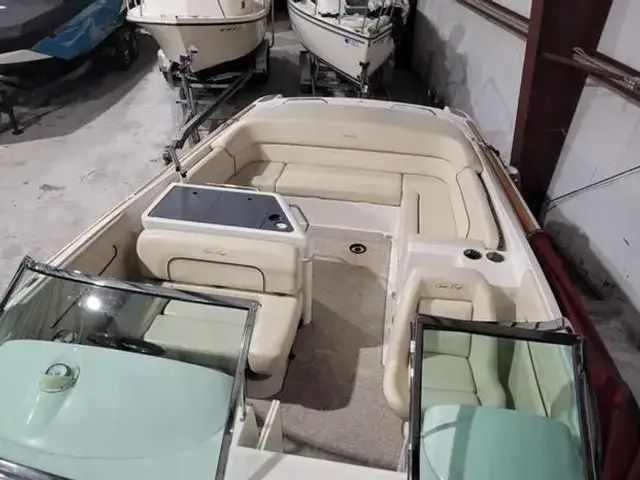 Chris Craft Corsair 28