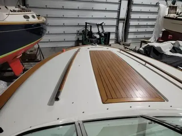 Chris Craft Corsair 28