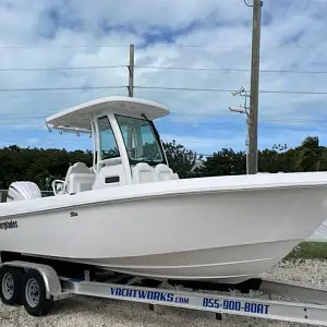 2023 Everglades Boats 235 CC